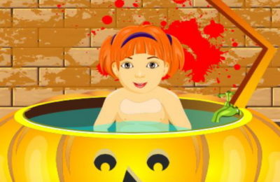 Little Baby Halloween Bathing