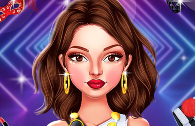 Celebrity Selen All Around The Fashion